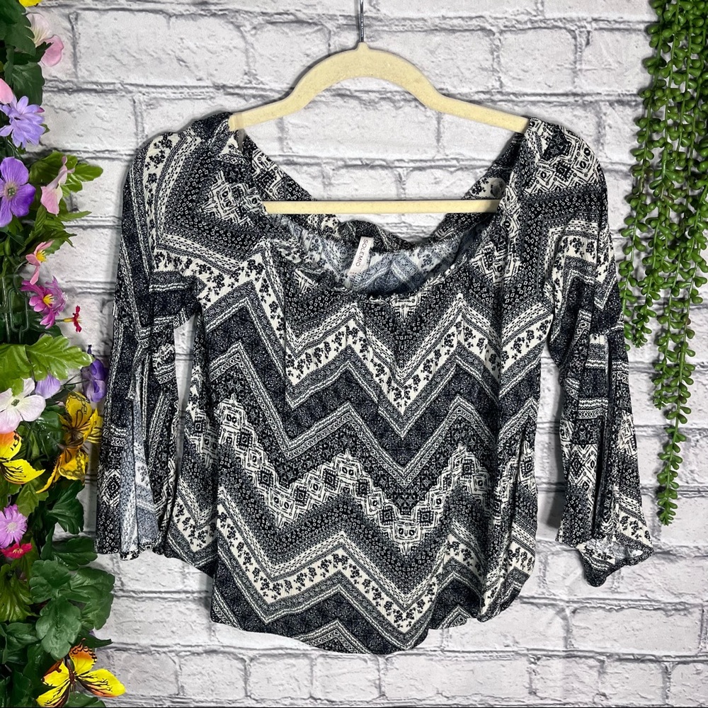 [3/$30solemio Abstract Printed Flutter Sleeve Blo… - image 2